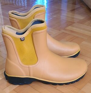 Bogs Sauvie Slip on Rain Boots Women's